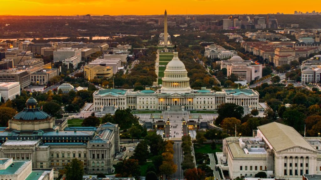 Trump signs executive order to launch task force aimed at making DC ‘safe and beautiful’