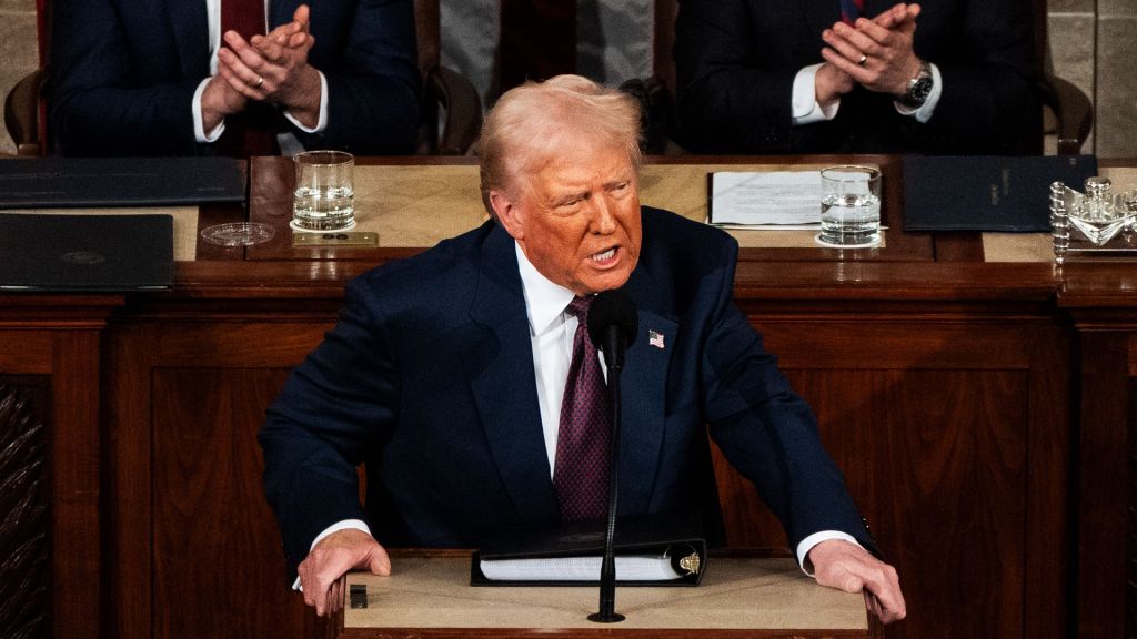 The Trump administration removed a provision that barred federal contractors from maintaining segregated facilities, affecting restaurants and waiting rooms.