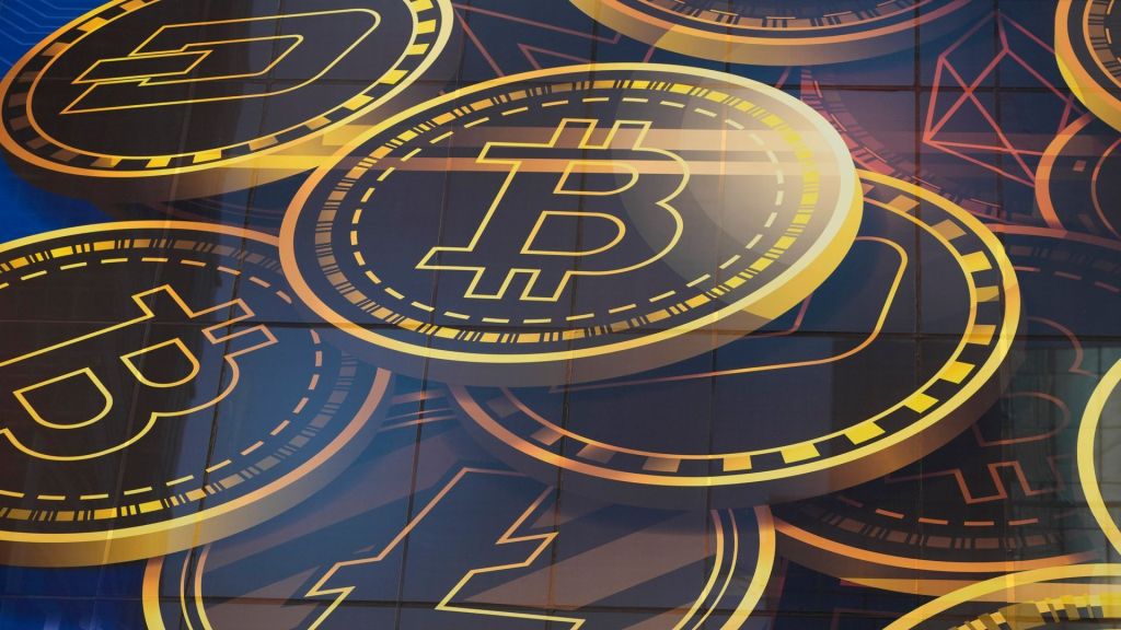 A New York City detective who worked on Mayor Eric Adams security detail has been linked to a crypto millionaires kidnapping and torture.